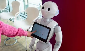 Pflege-Roboter Pepper hilft bei Altenpflege